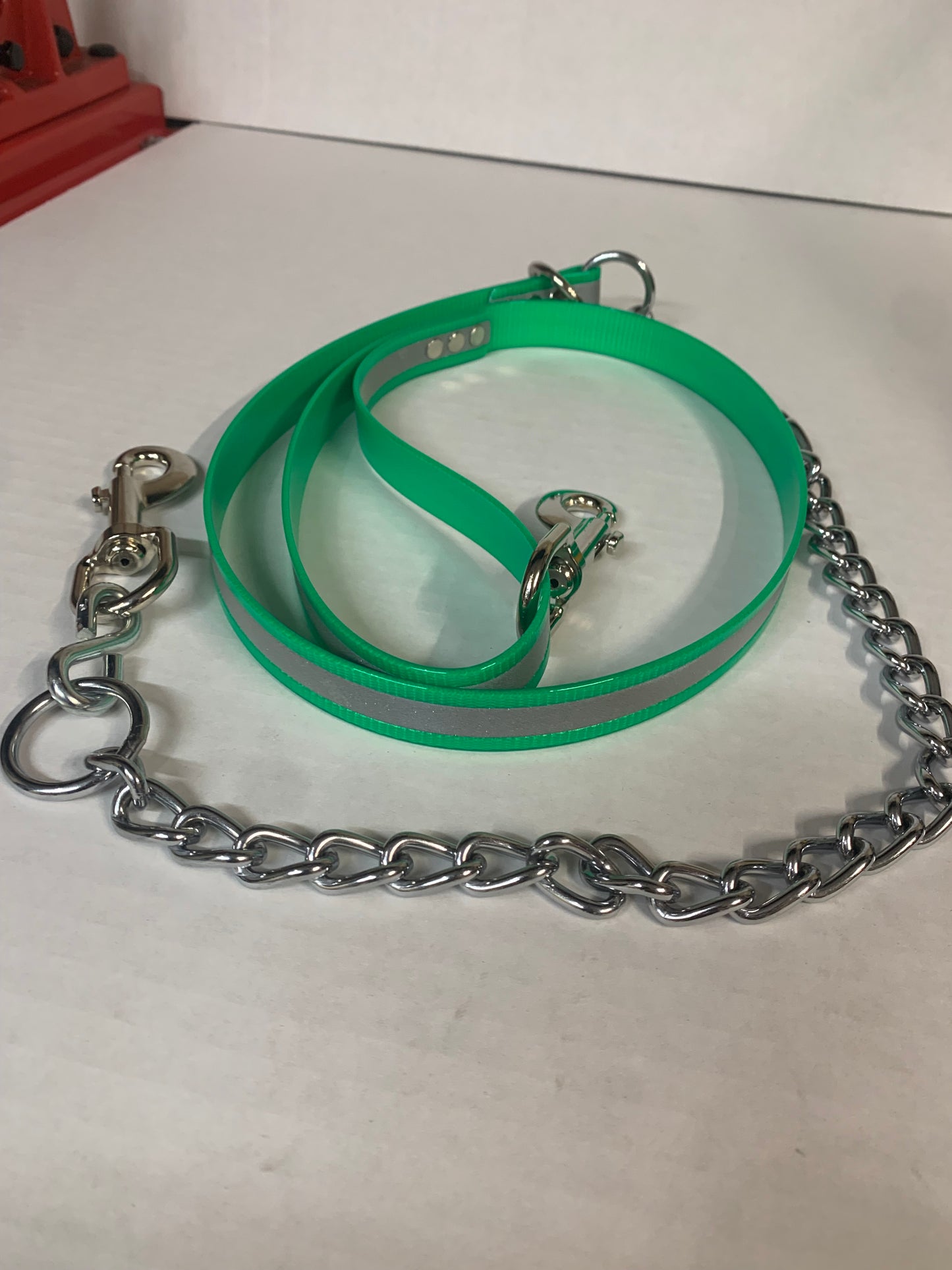 Reflective Chain End Tree Leads